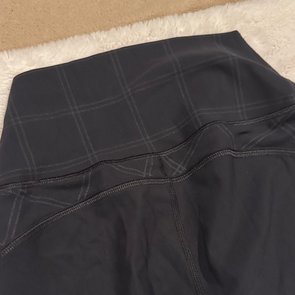 ALO Yoga Black and Snake Print Leggings TWO FOR ONE!!!!! BIG DEAL!! - Picture 9 of 16